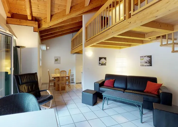 公寓 Ruinatsch 44 *